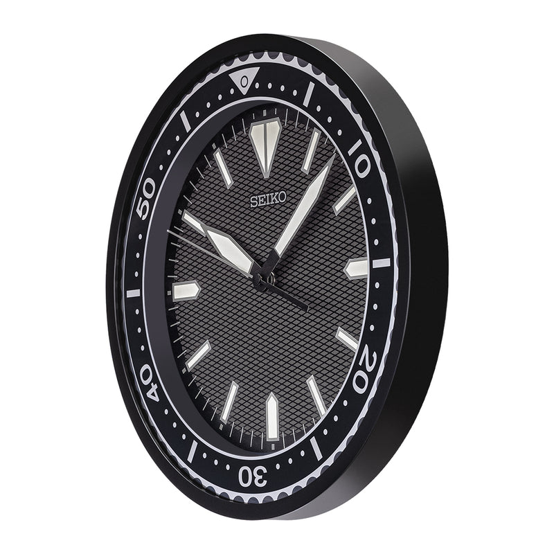 QXA791K Contemporary clock with lumibrite markers